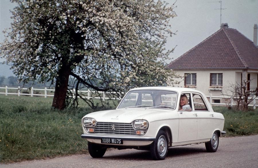  Peugeot 204 1965 года  (фото 5 из 12)